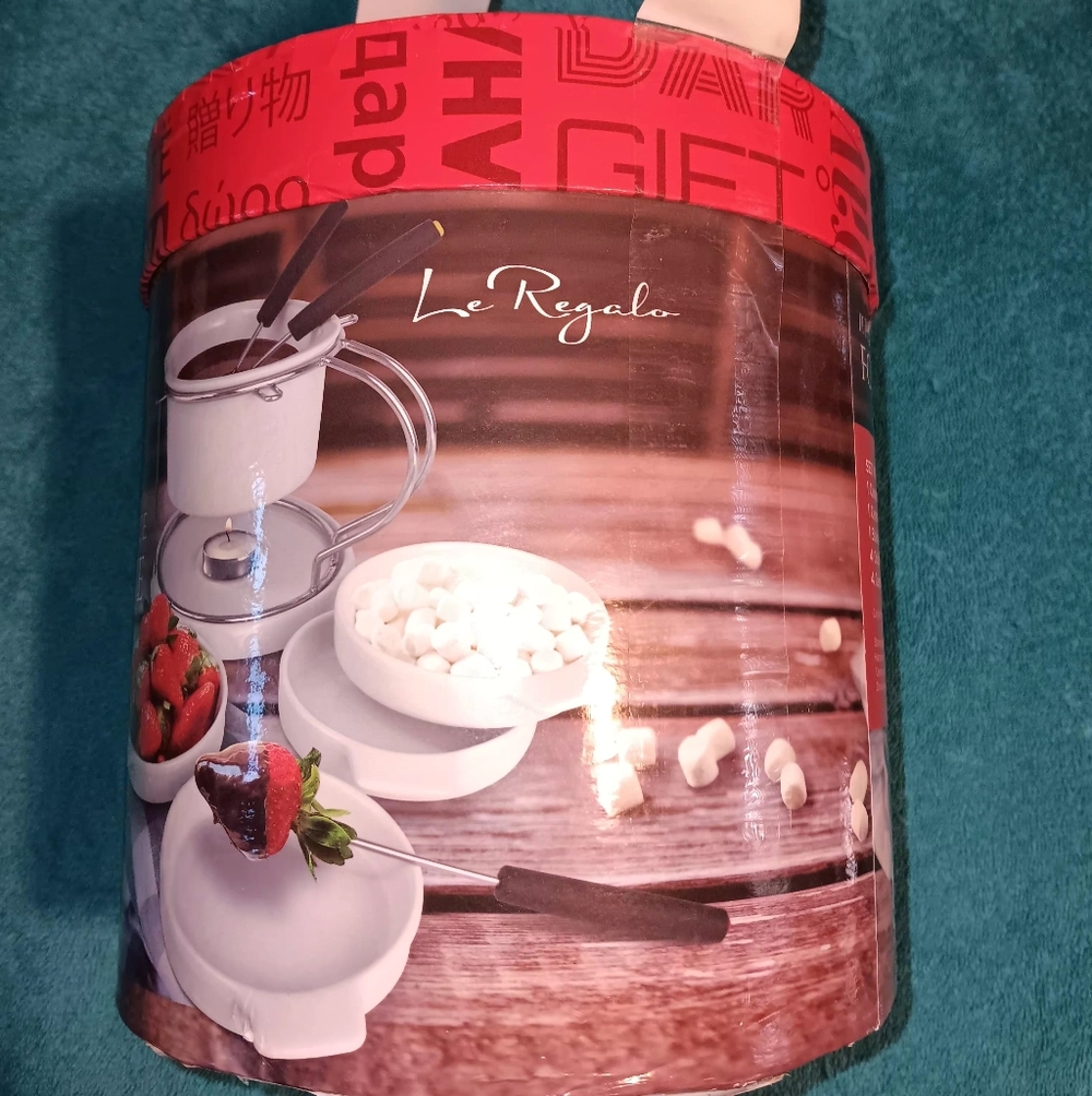 Le Regalo 11 Piece Fondue Set with Red Accents